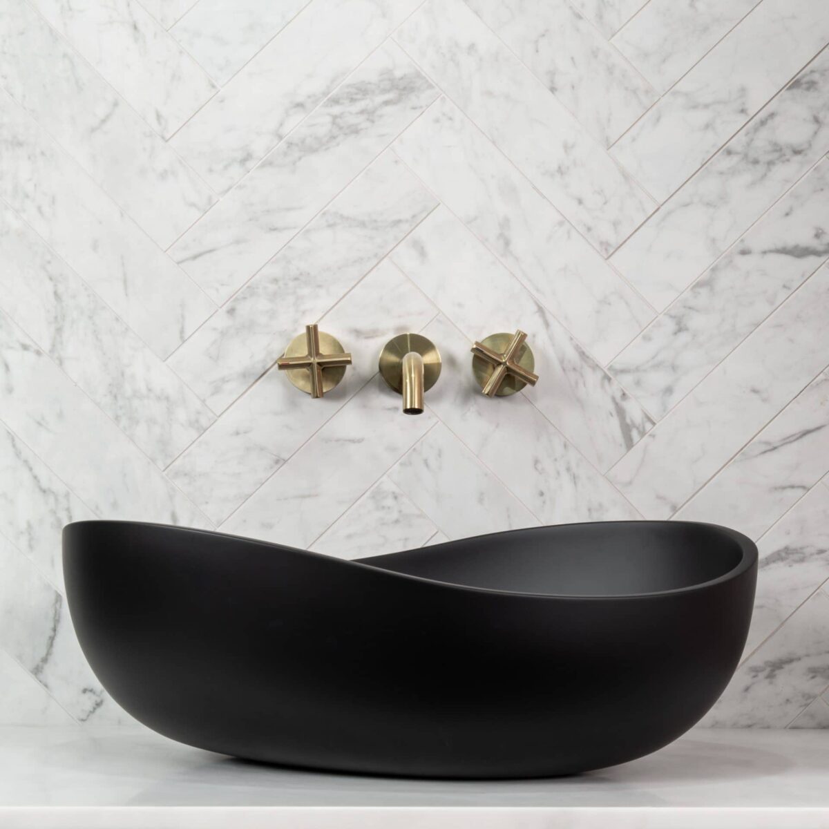 Above Counter Artificial Stone - Matt Black - Wave Oval - 600mm | CSB821-MB