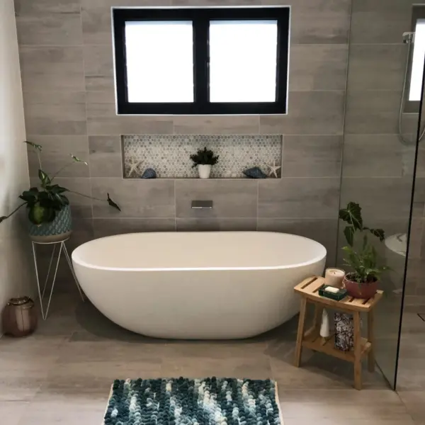 Bella Freestanding Bathtub 1700x800x550 mm