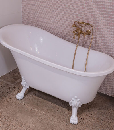 Clawfoot Freestanding Acrylic Bath, Semi-Gloss White Feet