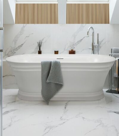 Decina Regent 1700mm Freestanding Oval Bath with Intergrated Overflow