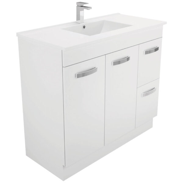 Dolce UniCab 1000 Vanity on Kickboard