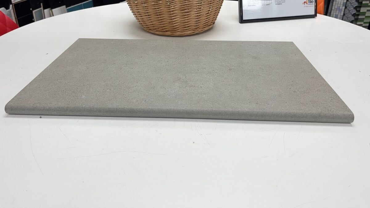 PARADIGM GREY 350X600X20 EXTERNAL BULLNOSE - Image 1