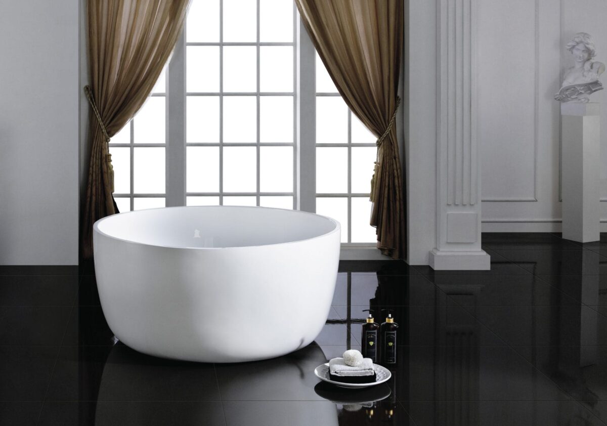 Ronda Round Freestanding Bathtub - Gloss White - Overflow - 1400mm | RBT1350