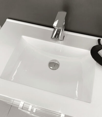 Vanessa Amato 750 Scandi Oak Vanity On Kick, Satin White Panels