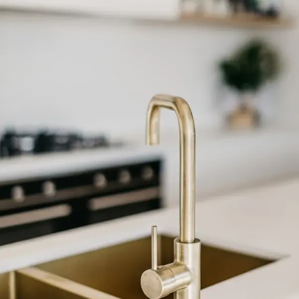 Lavello Kitchen Sink - One and Half Bowl 670 x 440