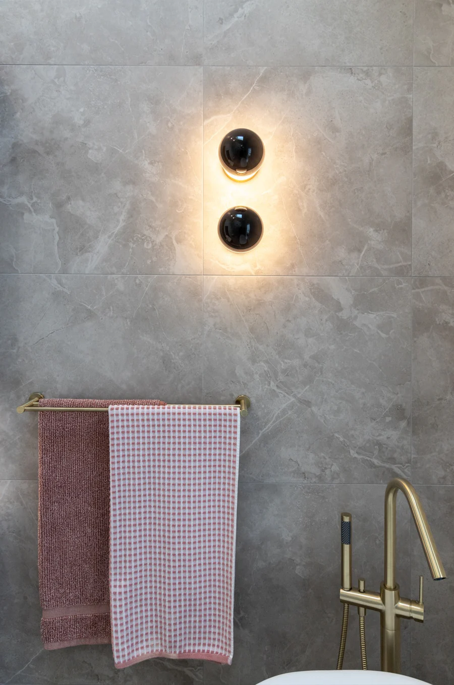 MR01-R-PVDBB_900x Round Double Towel Rail - Image 1