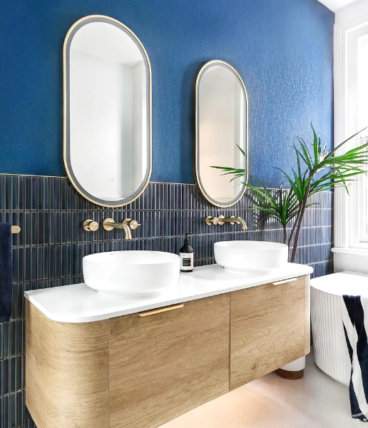 LED Noosa 900(H)x450(W) Mirror