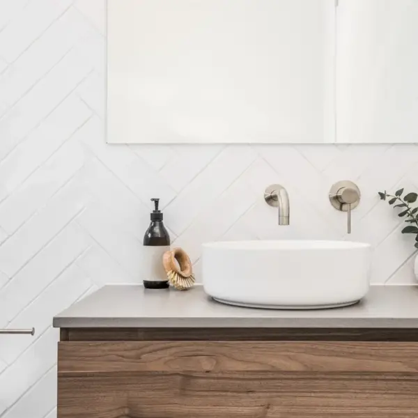 Round Gooseneck Kitchen Mixer Tap with Paddle Handle